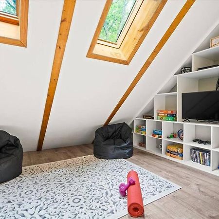 The Gingerbread House: 4 Bedroom Chalet, W/ Sunroom/Deck, Sleeps 12, Modern Amenities McGaheysville Екстер'єр фото