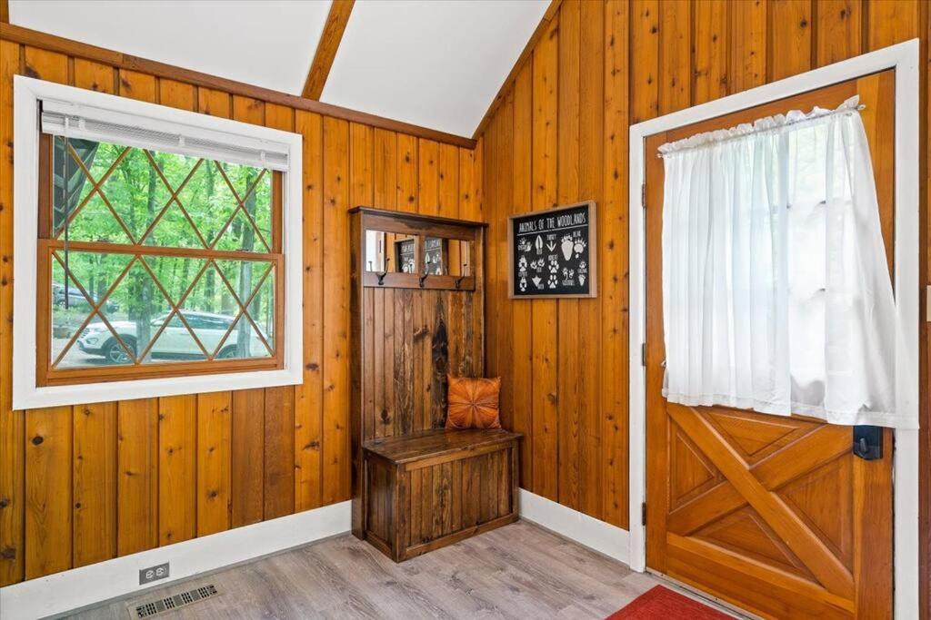 The Gingerbread House: 4 Bedroom Chalet, W/ Sunroom/Deck, Sleeps 12, Modern Amenities McGaheysville Екстер'єр фото