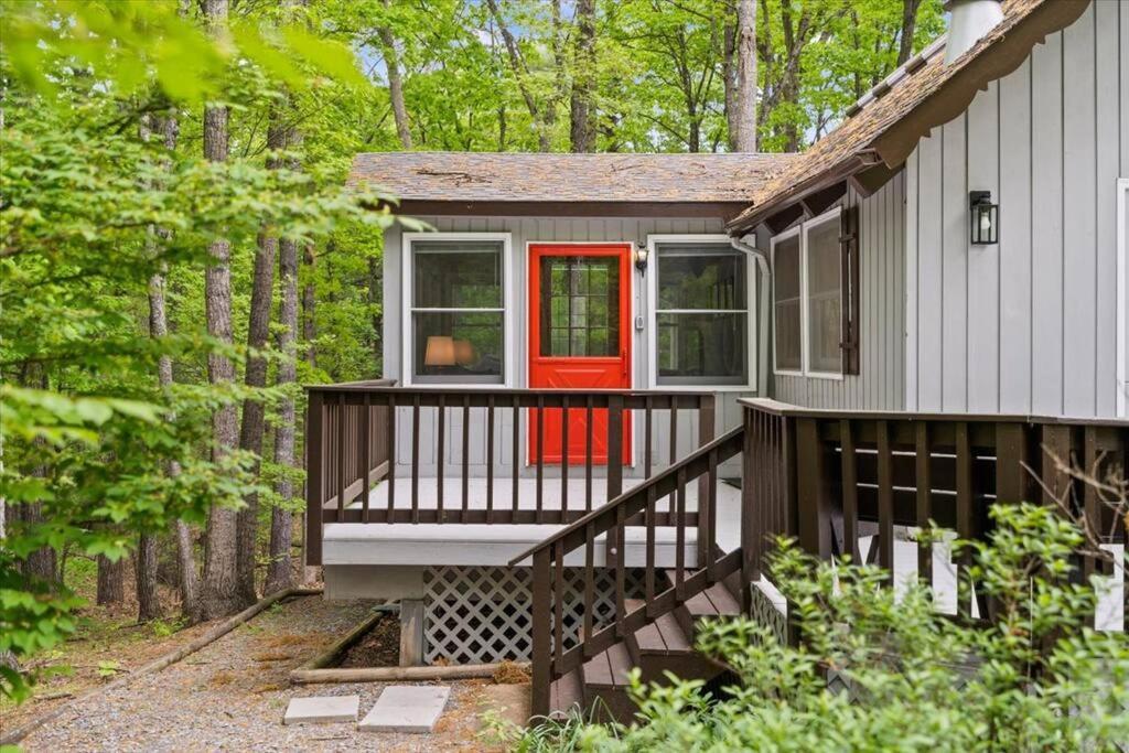 The Gingerbread House: 4 Bedroom Chalet, W/ Sunroom/Deck, Sleeps 12, Modern Amenities McGaheysville Екстер'єр фото