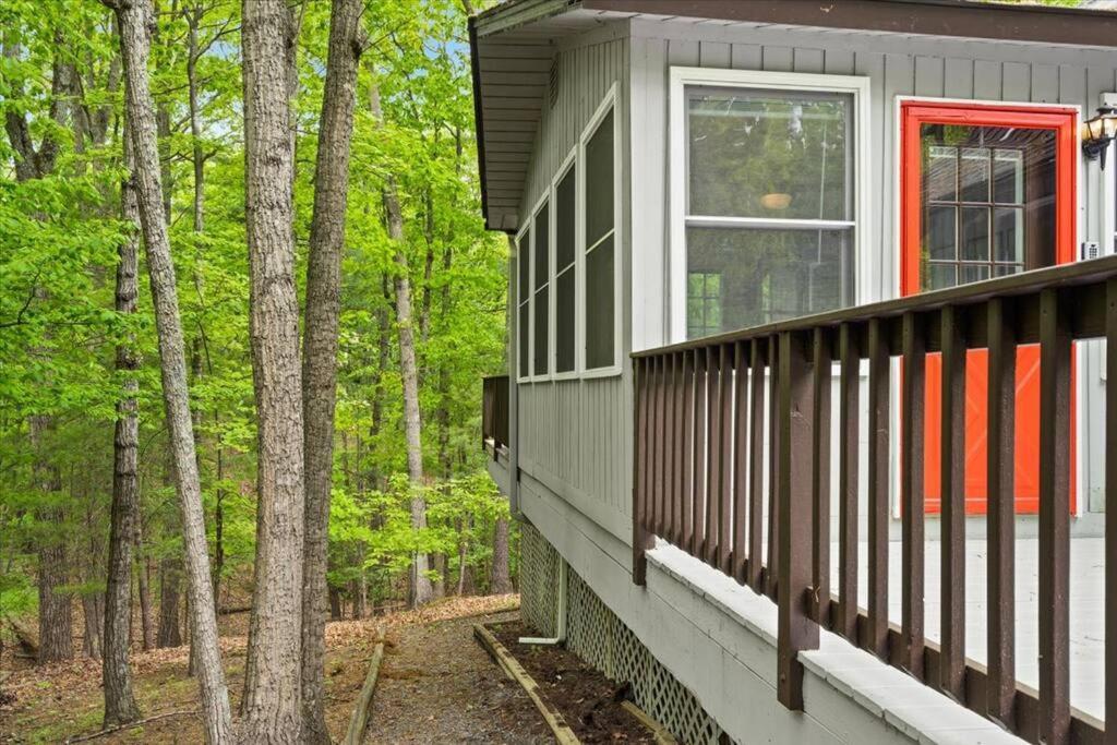 The Gingerbread House: 4 Bedroom Chalet, W/ Sunroom/Deck, Sleeps 12, Modern Amenities McGaheysville Екстер'єр фото