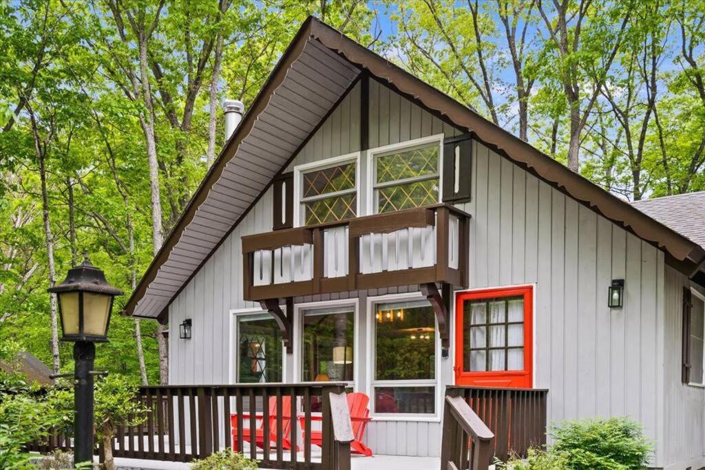 The Gingerbread House: 4 Bedroom Chalet, W/ Sunroom/Deck, Sleeps 12, Modern Amenities McGaheysville Екстер'єр фото