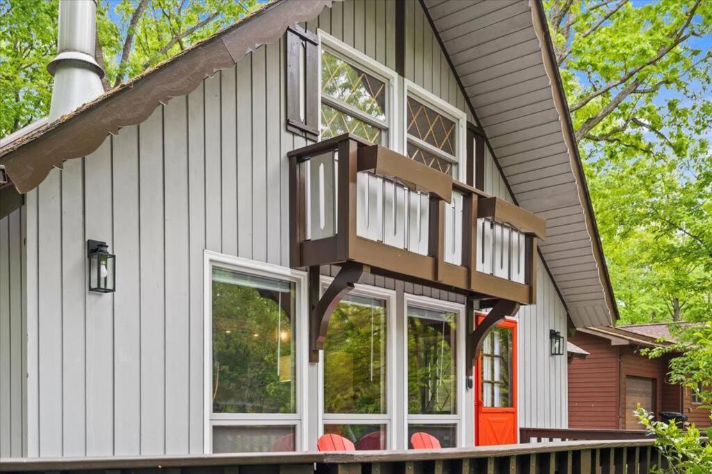 The Gingerbread House: 4 Bedroom Chalet, W/ Sunroom/Deck, Sleeps 12, Modern Amenities McGaheysville Екстер'єр фото