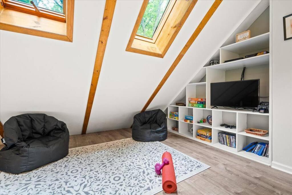 The Gingerbread House: 4 Bedroom Chalet, W/ Sunroom/Deck, Sleeps 12, Modern Amenities McGaheysville Екстер'єр фото