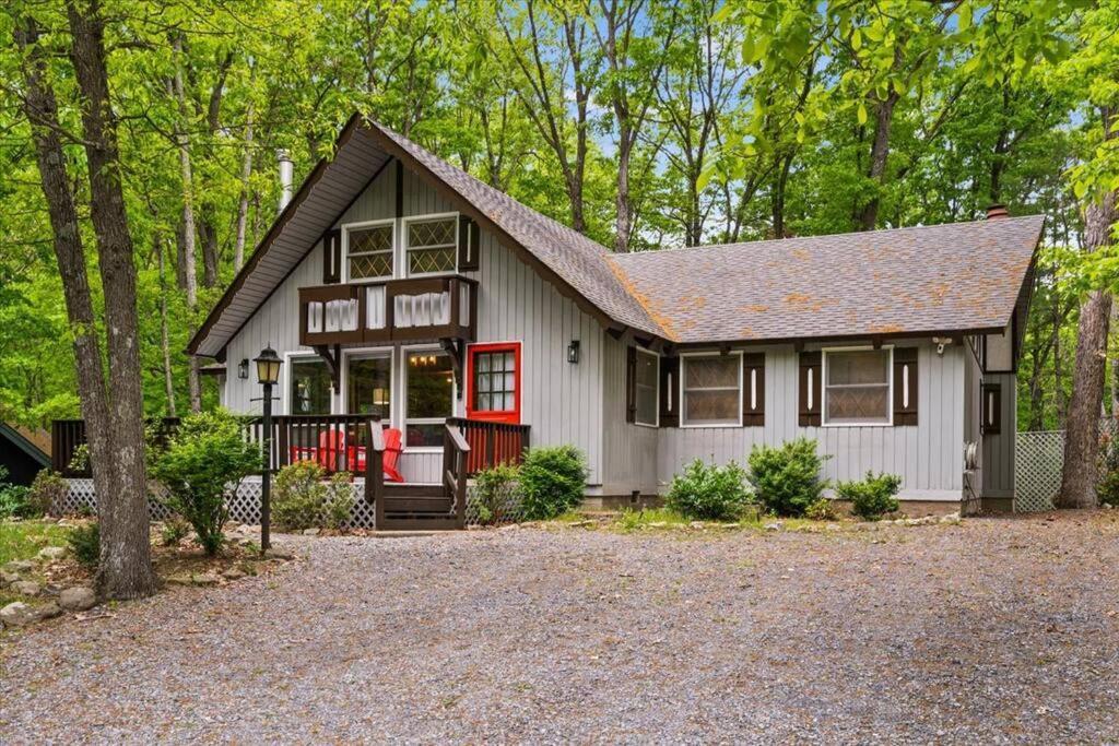 The Gingerbread House: 4 Bedroom Chalet, W/ Sunroom/Deck, Sleeps 12, Modern Amenities McGaheysville Екстер'єр фото
