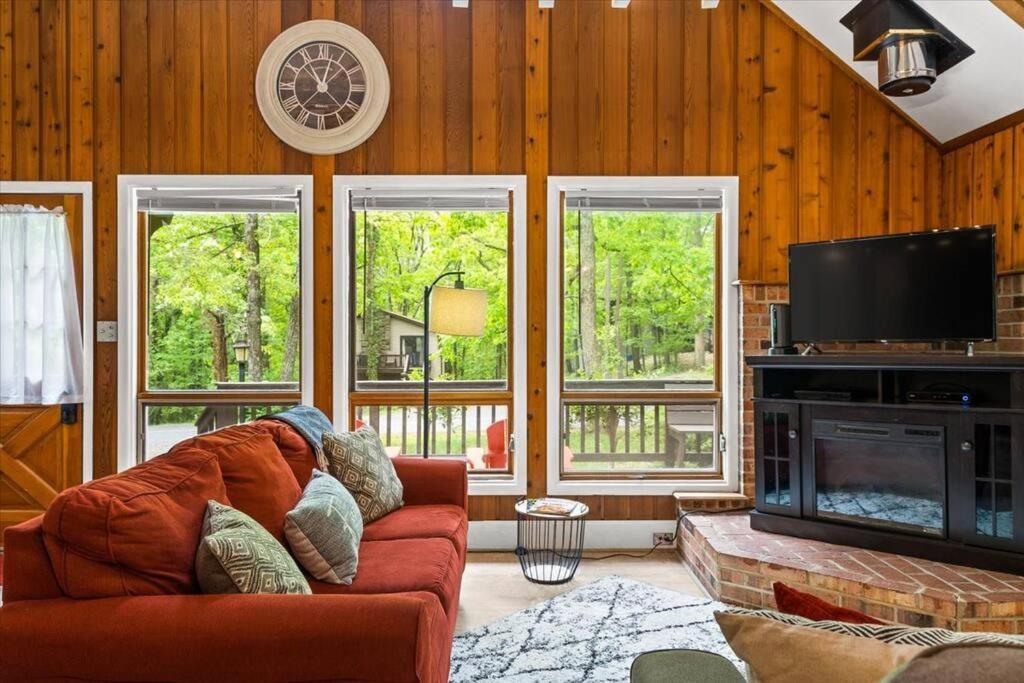 The Gingerbread House: 4 Bedroom Chalet, W/ Sunroom/Deck, Sleeps 12, Modern Amenities McGaheysville Екстер'єр фото