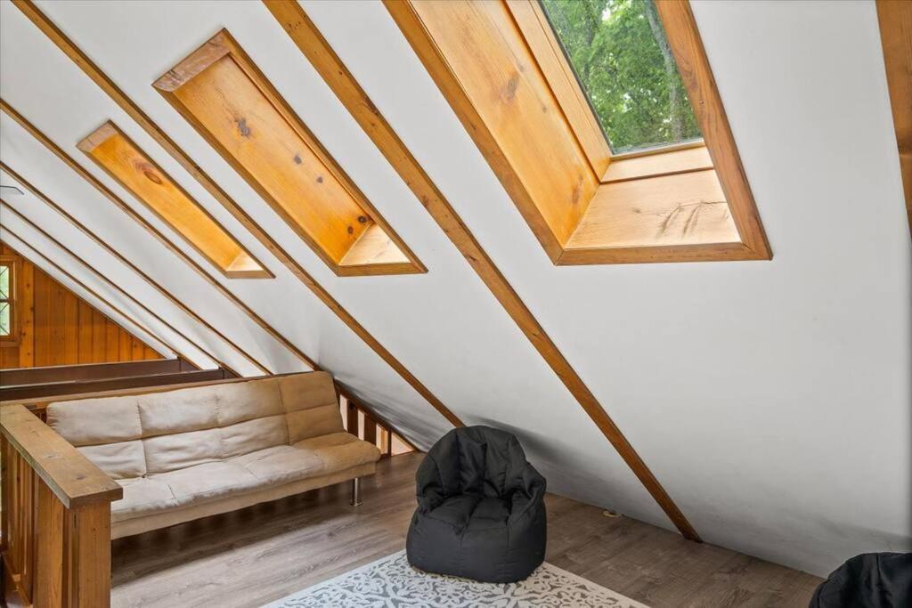 The Gingerbread House: 4 Bedroom Chalet, W/ Sunroom/Deck, Sleeps 12, Modern Amenities McGaheysville Екстер'єр фото